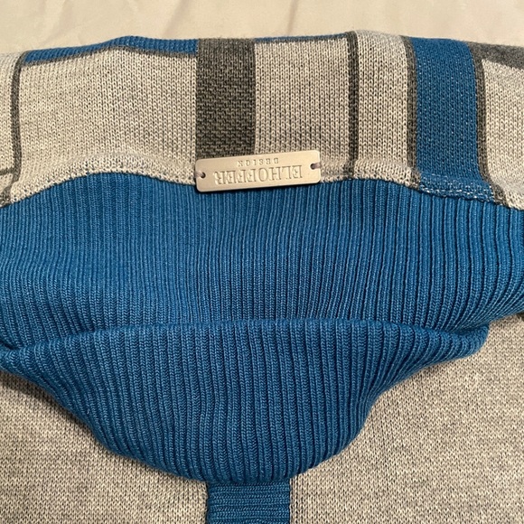 Small Galactic Baby Bot Shawl Sweater - Picture 3 of 3